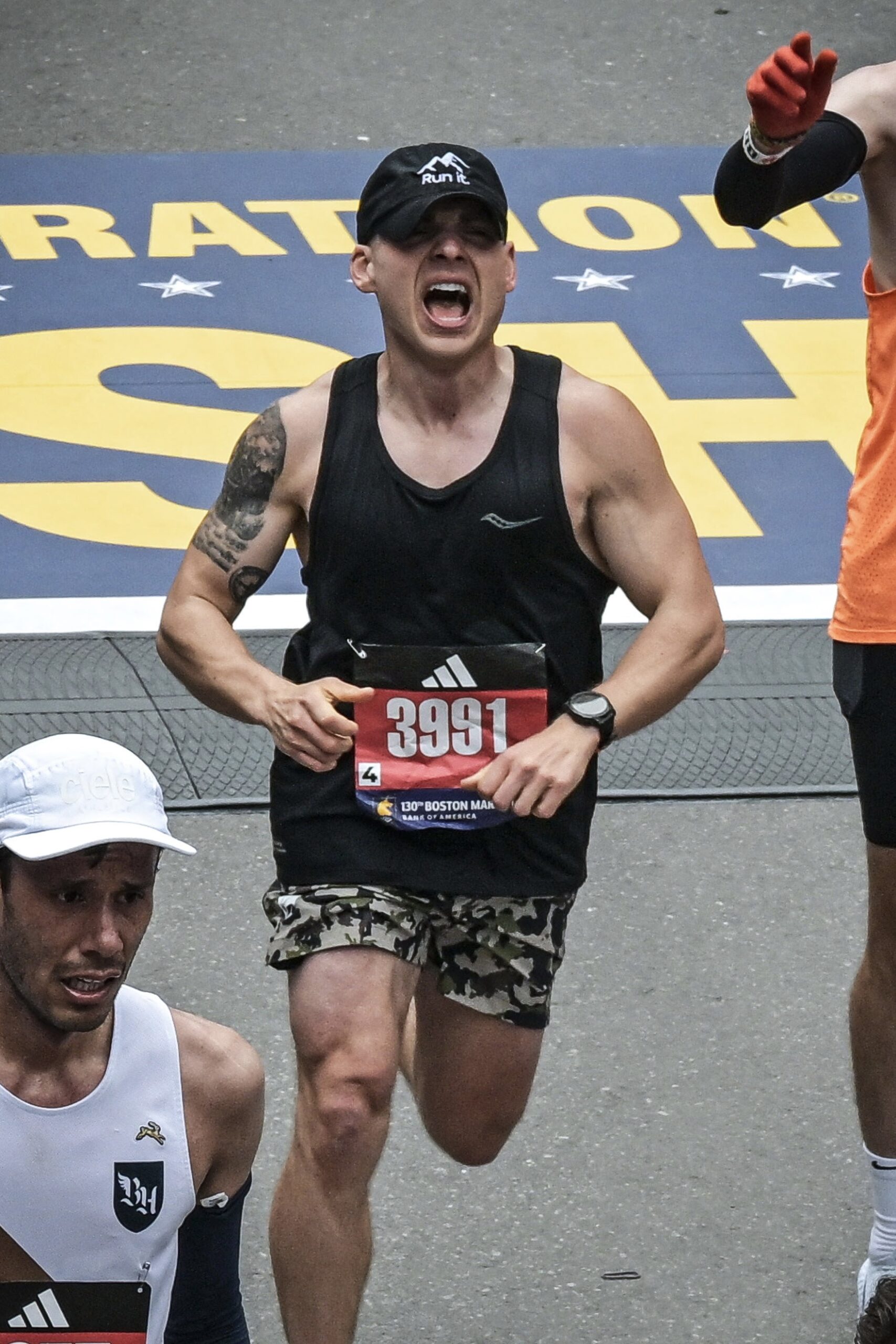 "Run it" Performance Hat - Black - Image 2